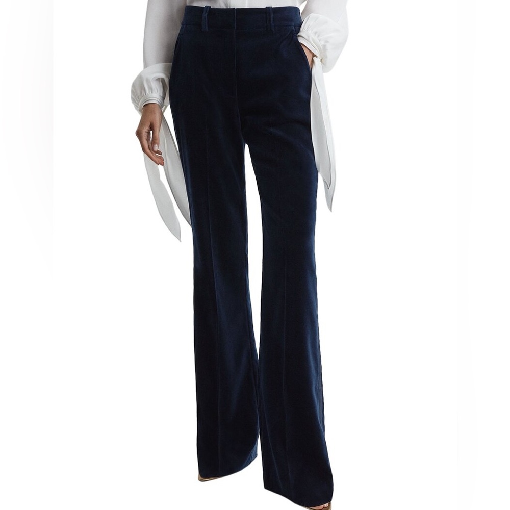 NWT REISS BREE-VELVET FLARE TROUSER
Size 2R